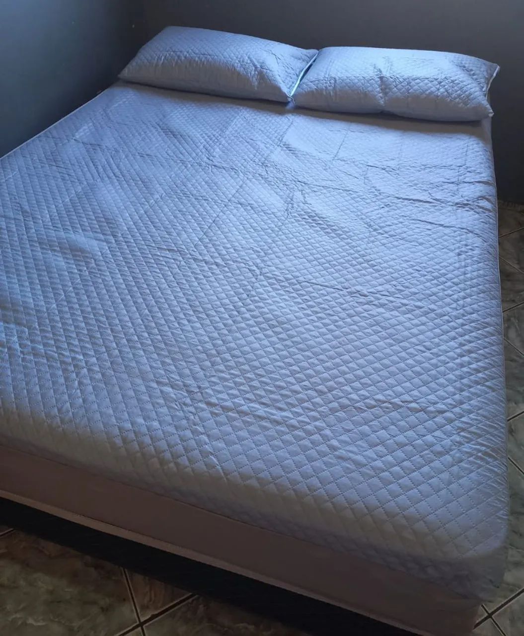 Vendo uma Capa de Colchão Casal Impermeável 