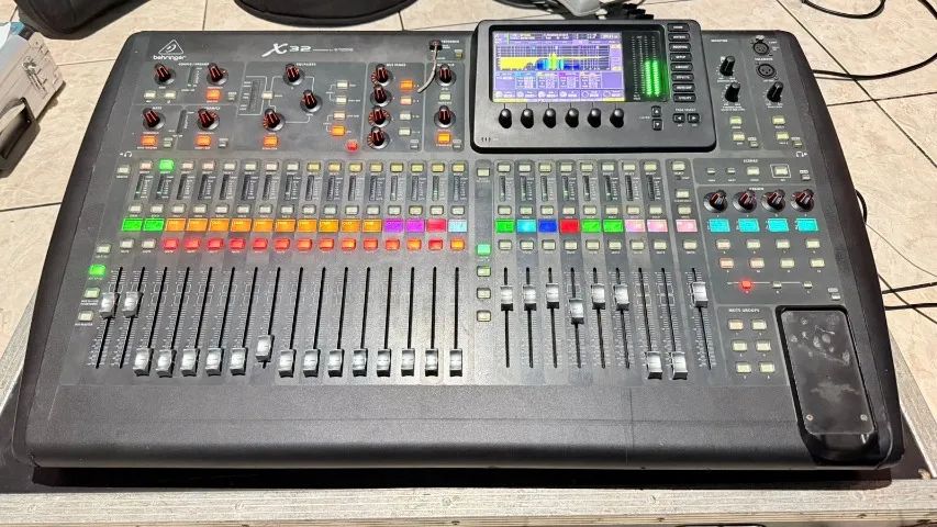 MESA DE SOM X32 FULL