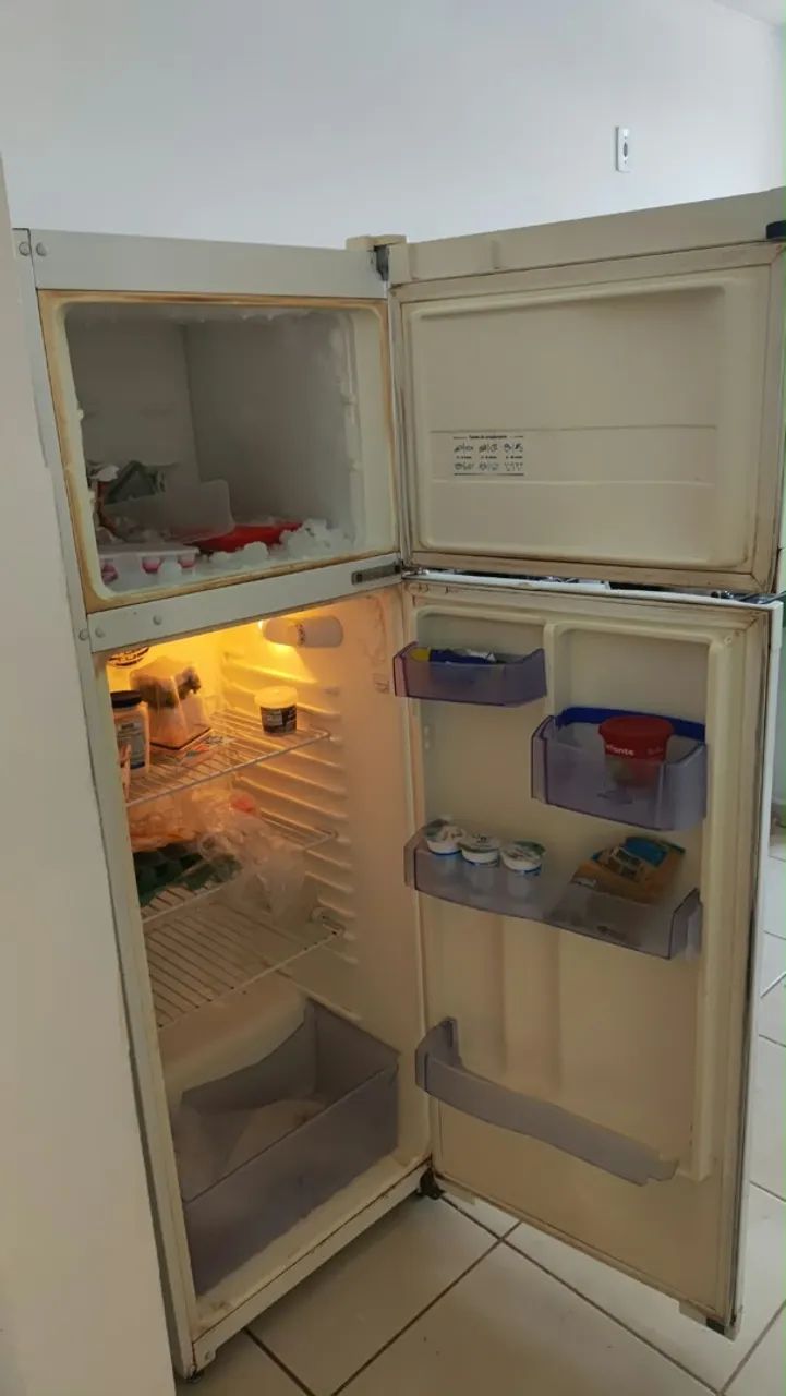 Geladeira em Perfeito funcionamento  - Foto 2