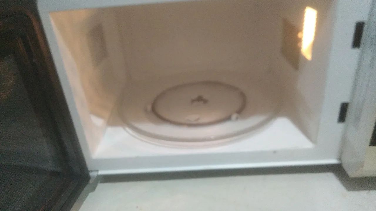 Micro-ondas Panasonic 30lt - Foto 2