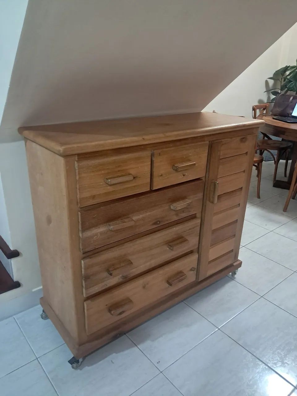 Cômoda de madeira