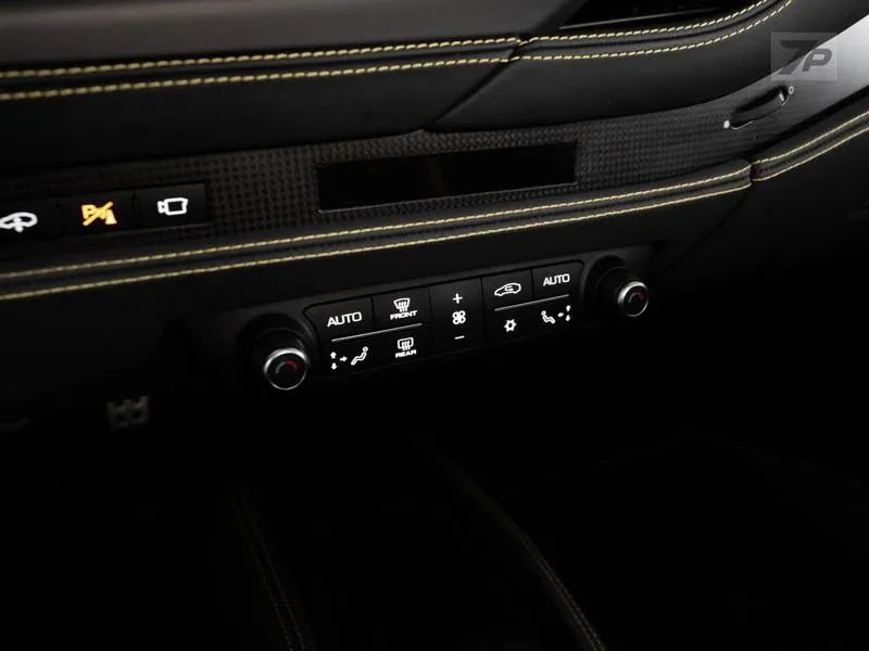 Ferrari F8 Spider 3.9 V8 Bi-Turbo 720cv, foto 7 de 20