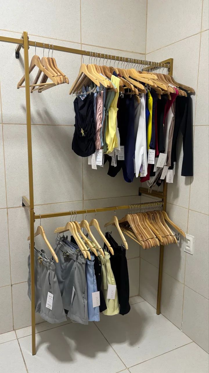 Arara para Loja de Roupas Dourada + 20 Cabides | Nova - Foto 4