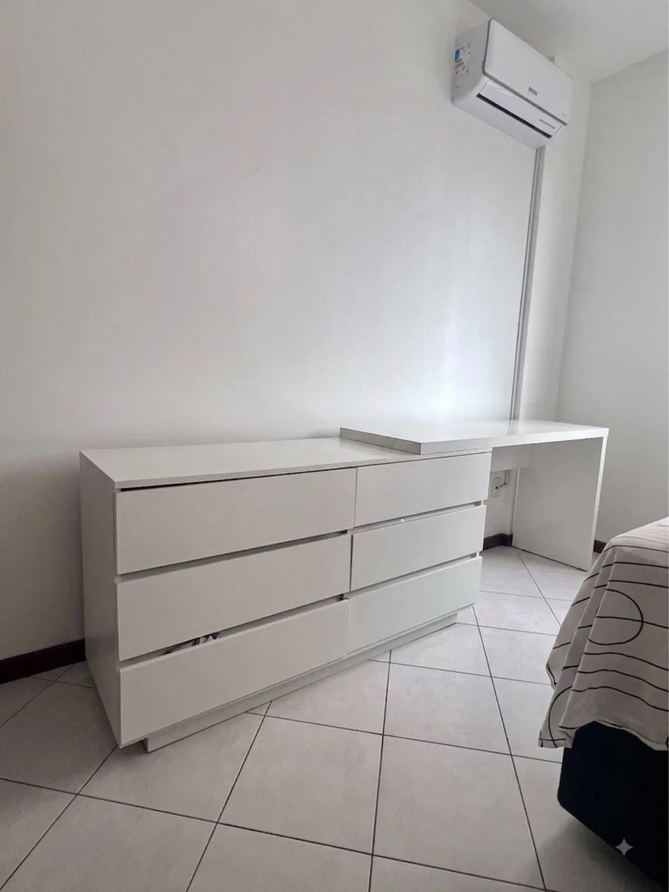 Cômoda escrivaninha 