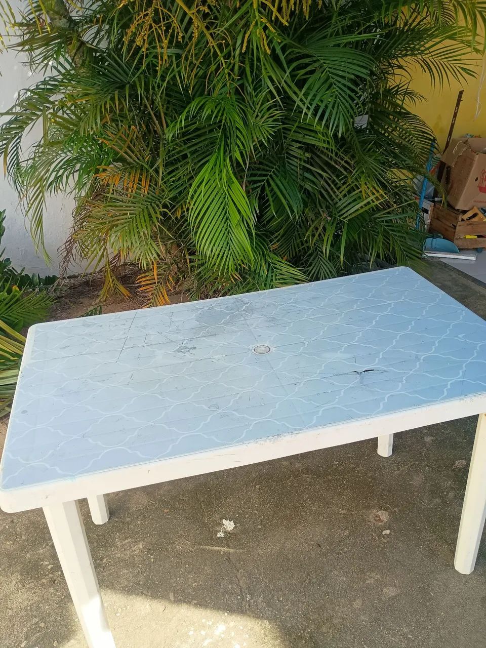 Mesa de plástico desmontável com 6 cadeiras