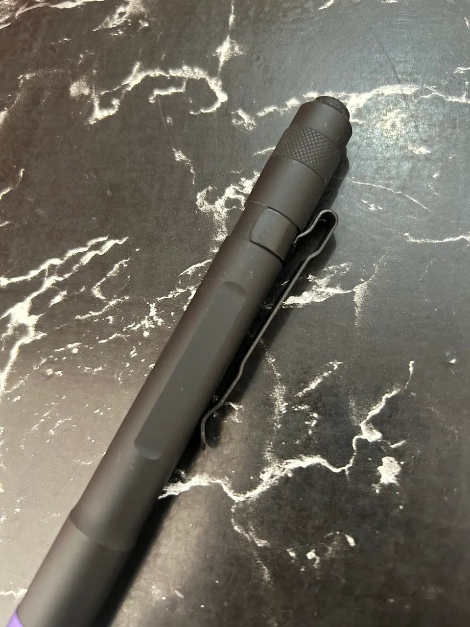 Lanterna Led Lenser com luz branca e uv - Foto 2