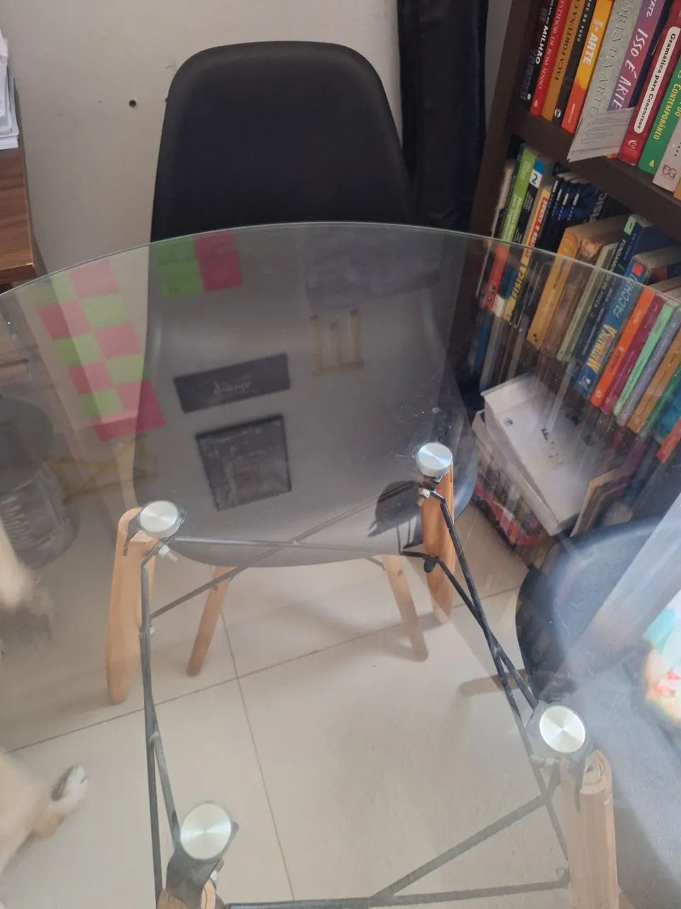 Mesa de vidro redonda com 4 cadeiras - Foto 3