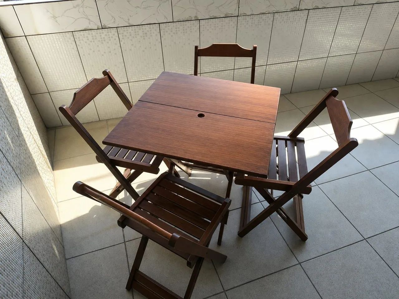 Mesa de madeira nova!