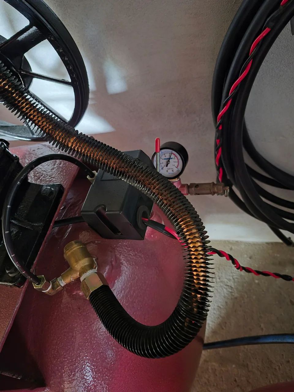 Compressor 10 pés 150 Litros 2cv - Foto 4