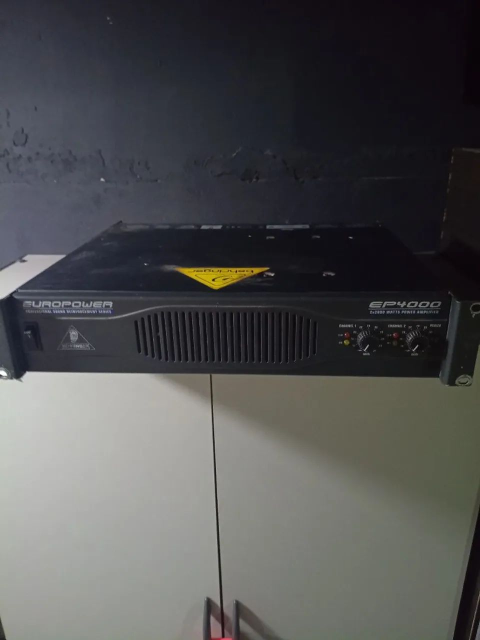Amplificador Behringer EP 4000