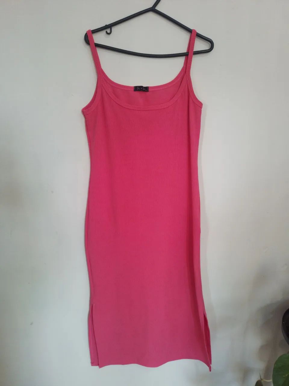Vestido midi rosa malha canelada