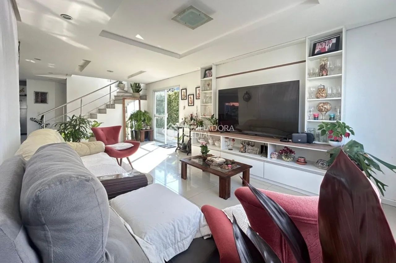 Excelente Casa com 4 Dormitórios e Piscina para Aluguel em Cacupé - Florianópolis | 465 m² - Foto 2