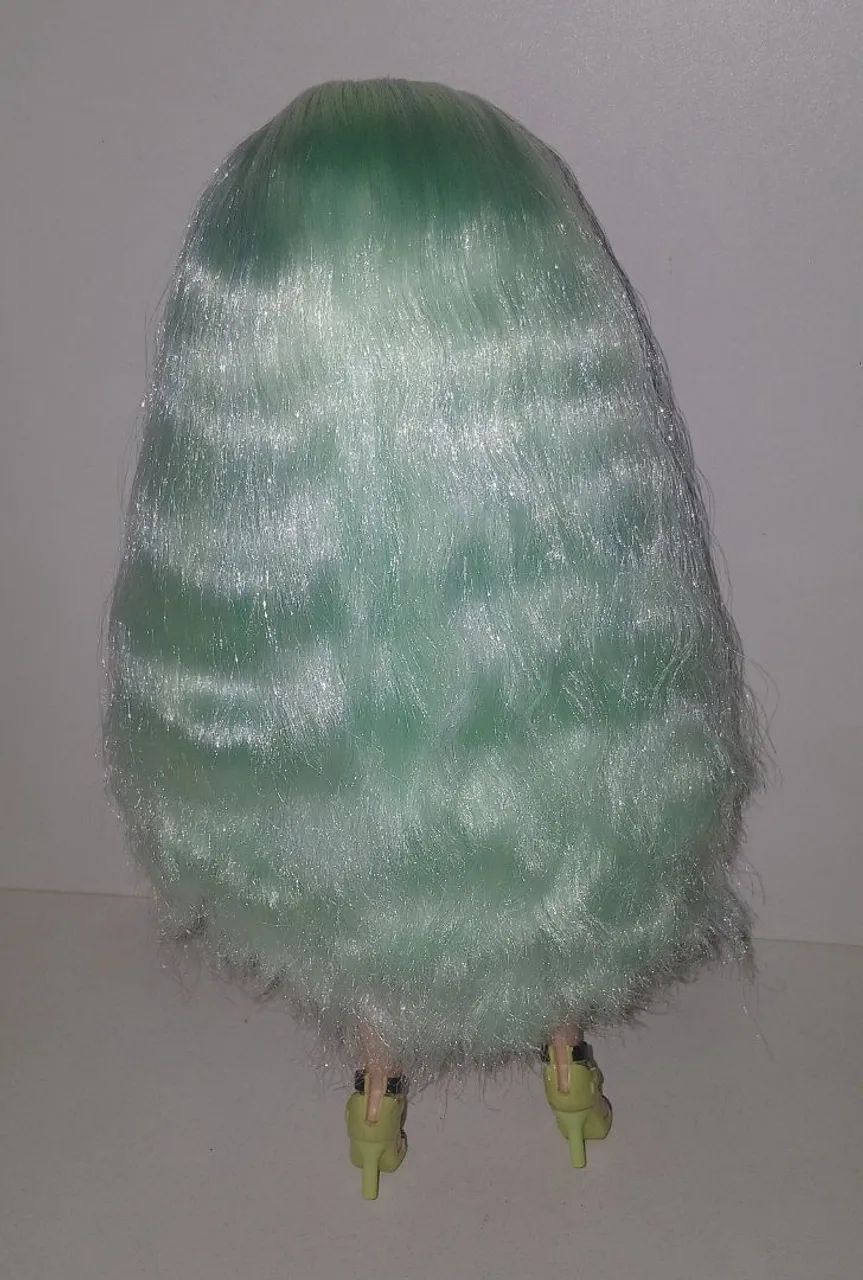 BONECA RAINBOW HIGH DAPHNE MINTON VERDE MENTA COM SAPATOS JADE HUNTER - Foto 2