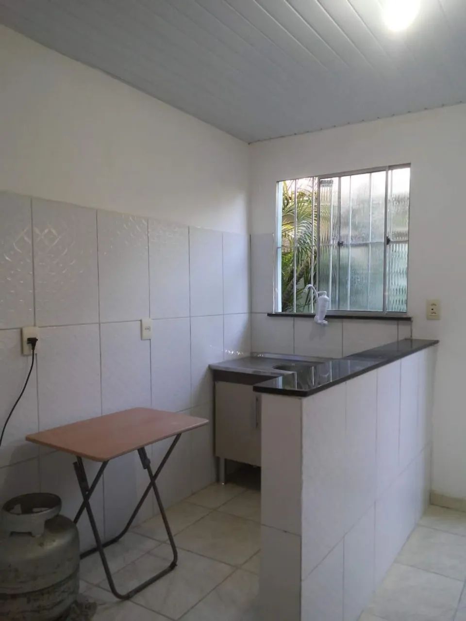 Kitnet semimobiliada em Piatã 