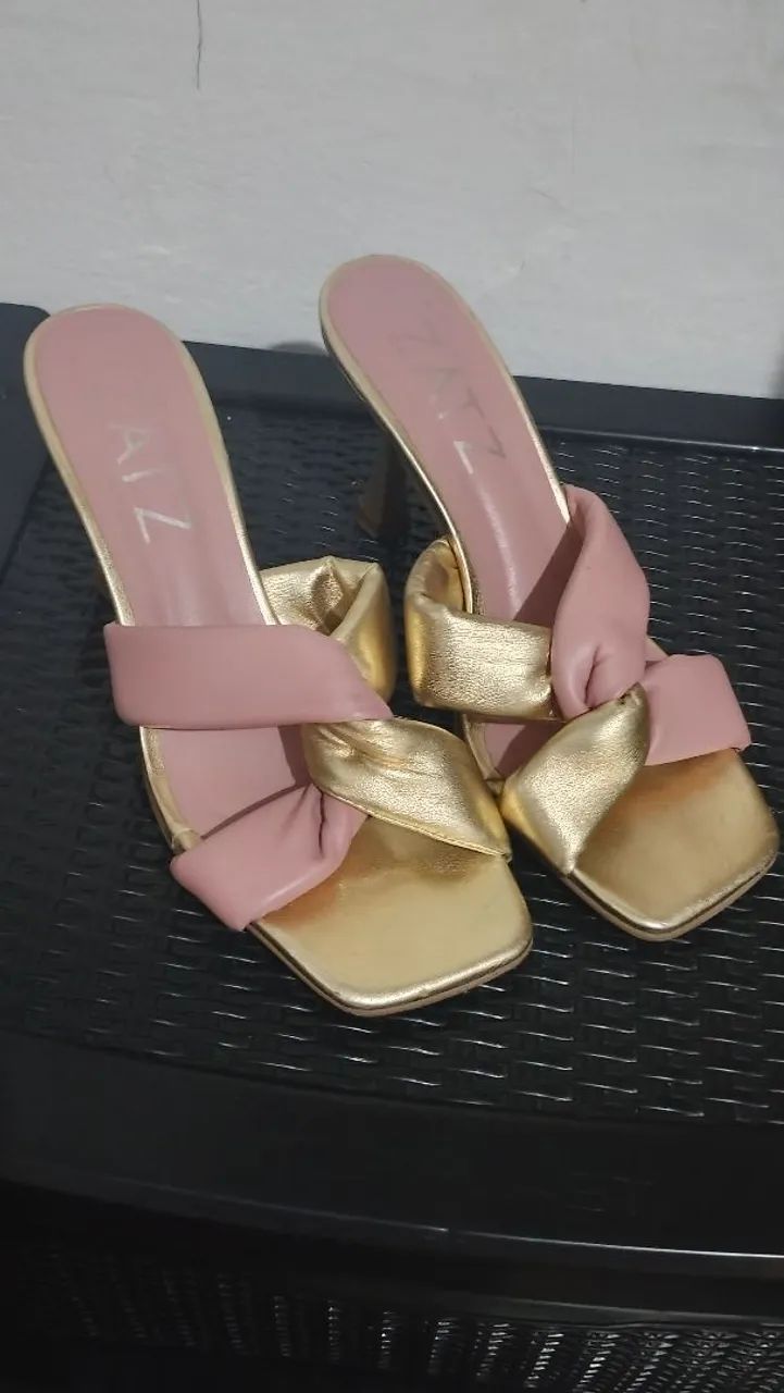 Tamanco Rosa com Dourado 