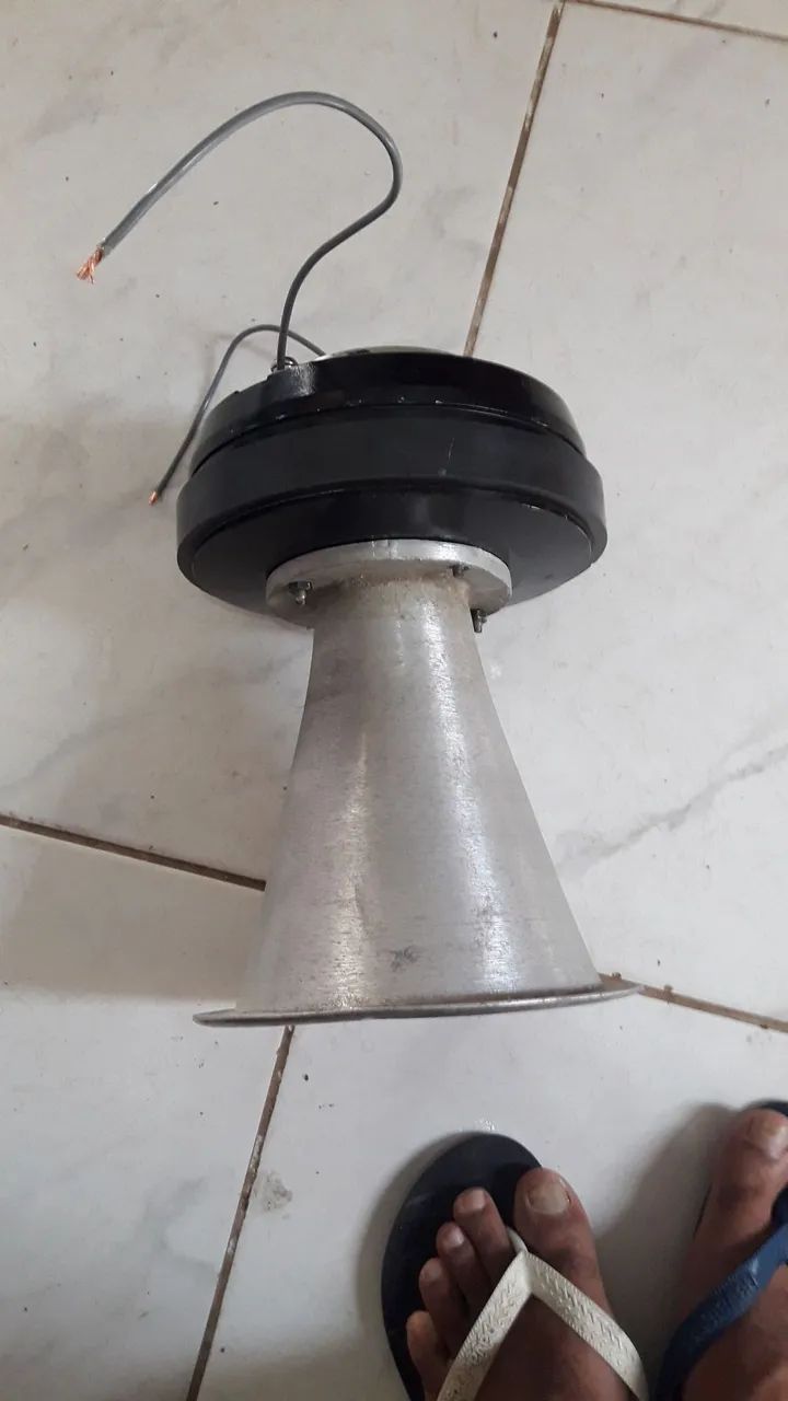 Vendo corneta 405 trio com o cone normal  - Foto 4