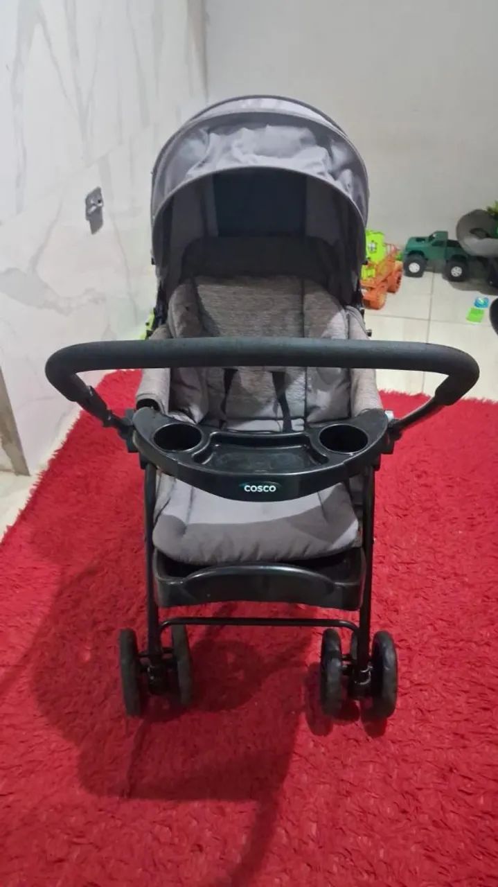 Carrinho de bebê Cosco