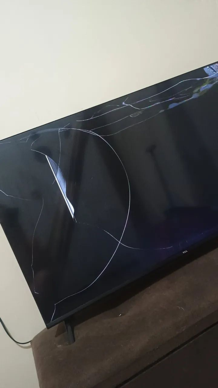 Tv TCL para retirada de peças 
