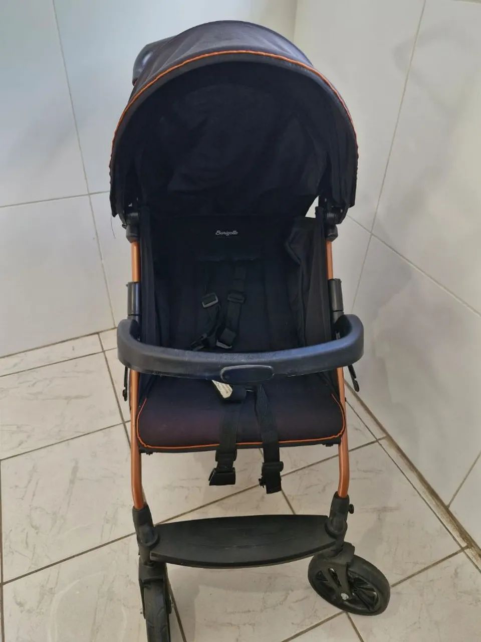 Carrinho de Bebê + Bebê Conforto e Base Para Carro - Foto 3