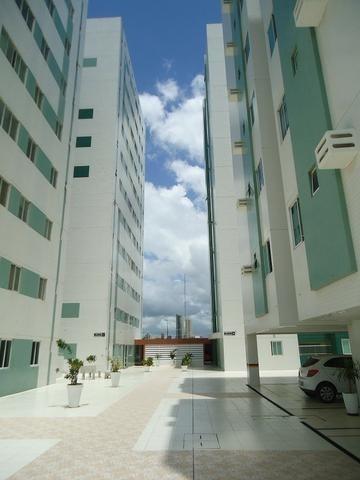Apartamento no Catolé, c/ varanda ,próximo ao colégio motiva, projetado, posição nascente