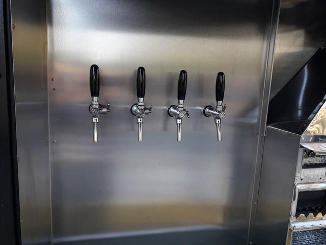 Treiler para vender chopp e churrasquinho todo completo - Foto 2