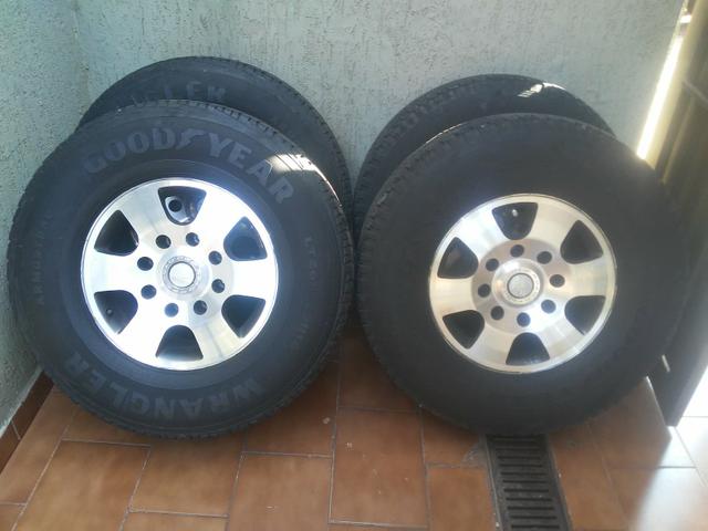 Rodas f250 com pneus goodyear - Foto 8