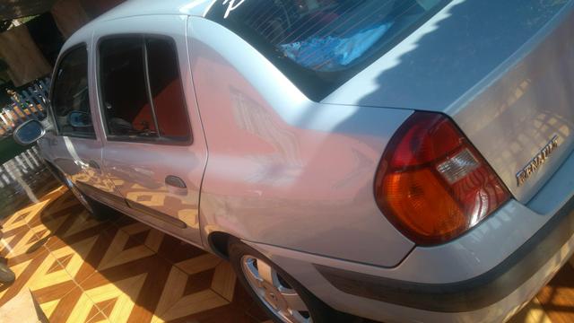 Clio sedan completo abaixo da fipe - Foto 4