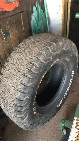 2 Pneus BFs 37x12,5-17