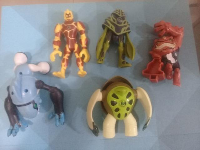 Bonecos do Ben 10 - Foto 3