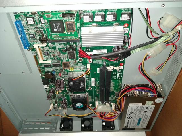 Gabinete de servidor (com peças junto) - Foto 3
