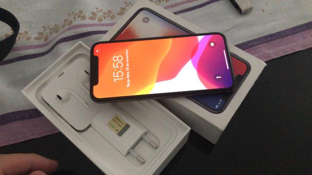 IPhone X 64gb zero sem marcas de uso 3200