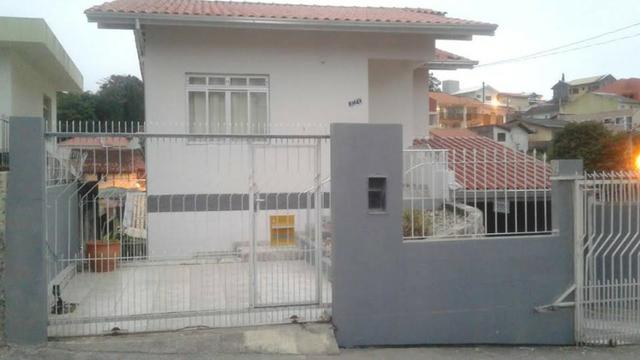 Quartos privativos mobiliados em casa no Agronomica. Vaga feminina - Foto 3