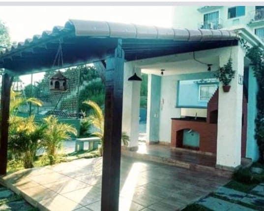 Excelente Apartamento com quintal, 2 quartos totalmente modernizado, 1 vaga ! - Foto 3