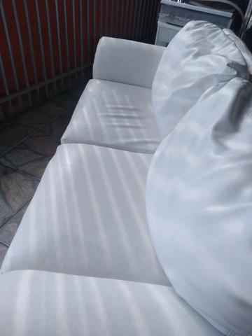 Sofá Branco Courino - Entrego! - Foto 4
