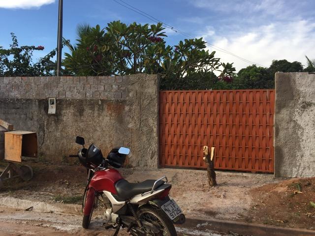 Terreno de esquina com duas casas 300m2