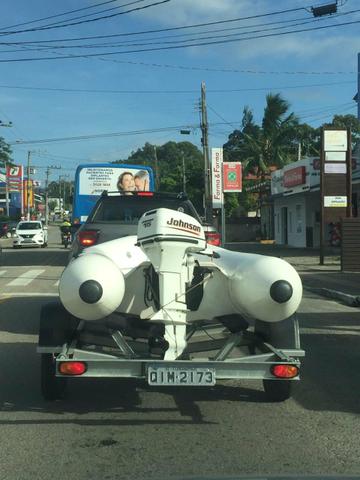 Bote inflável