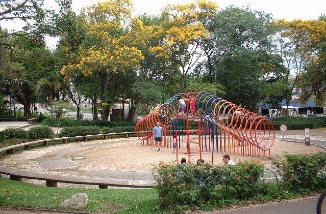 Quartos com ótima localização - Foto 4