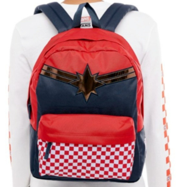 Mochila Vans Capitã Marvel de colecionador - Foto 2