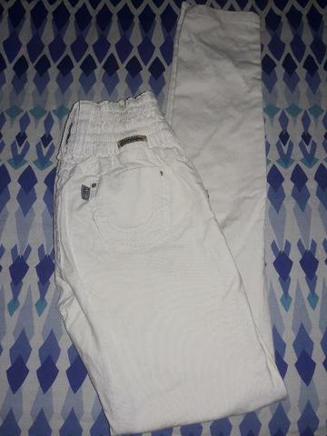 Linda calça branca com elástico na cintura. 36/38