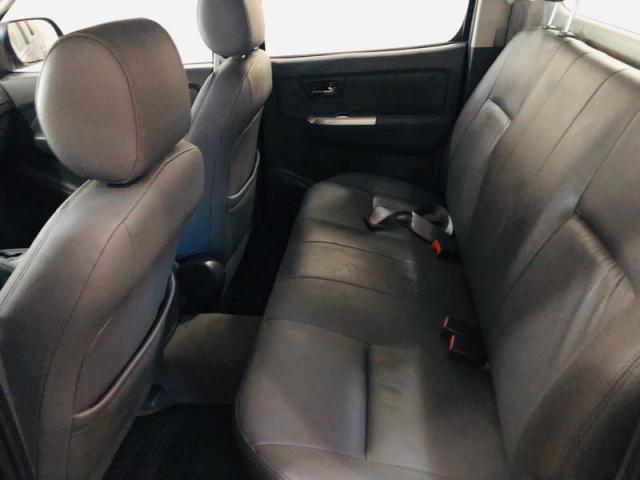 TOYOTA HILUX SRV (C.Dup) 4X4 3.0TB-IC 16v(N.Serie) - Foto 13