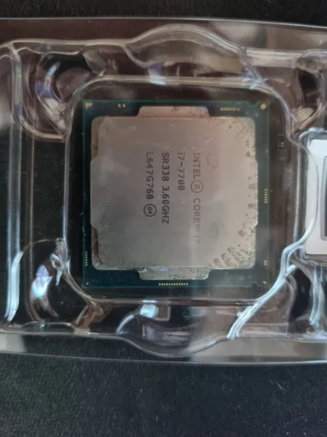 100％本物である商品 CPU Intel Core i7-7700 3.60HZ - PC/タブレット