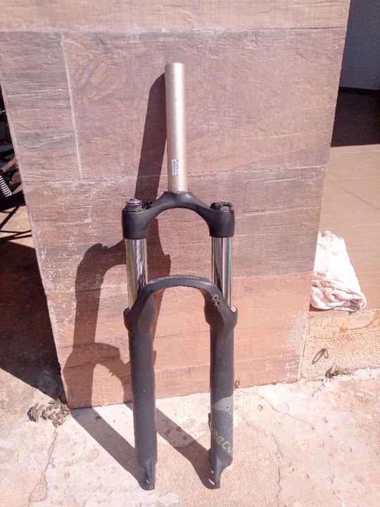 Suspensão Rock shox Recon Silver TK aro 26/27,5 com trava remota
