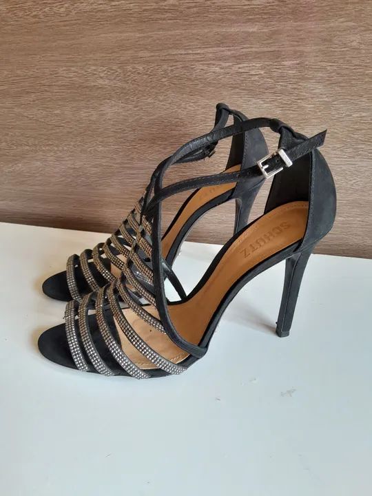 Sandália Salto Alto Schutz Preta - Foto 3