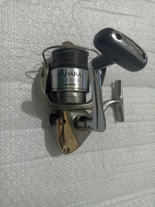 Molinete Shimano Sahara 4000FB