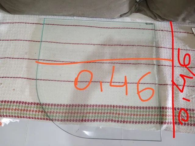 Prateleiras de vidro.