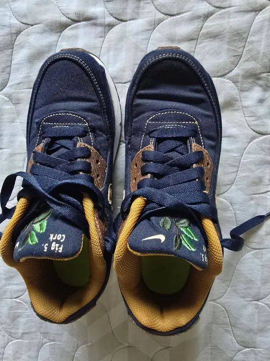 Nike Air Max 90 - Azul e Dourado tam 35