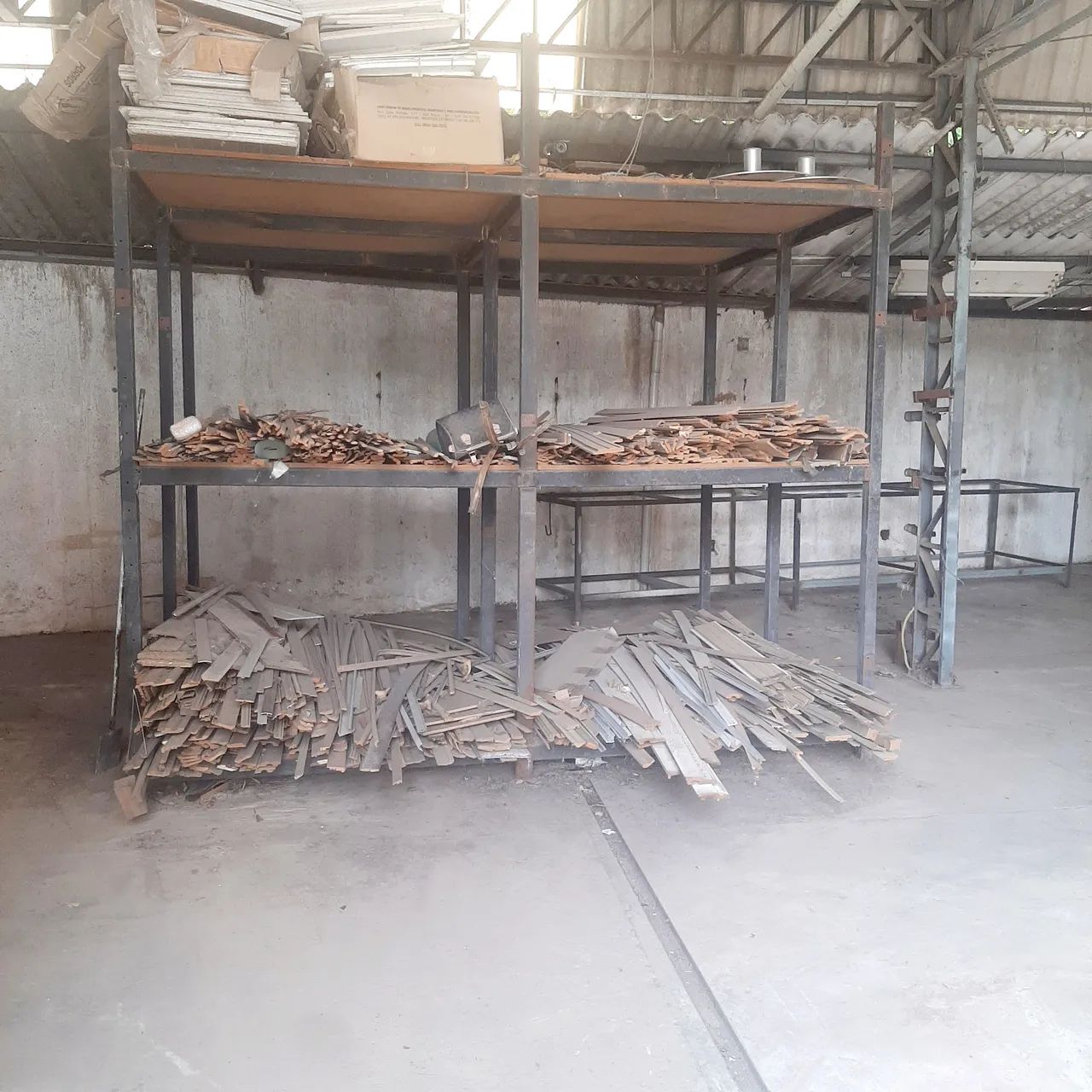 ACEITO PROPOSTA -Estante de Ferro Reforçada  - Foto 3