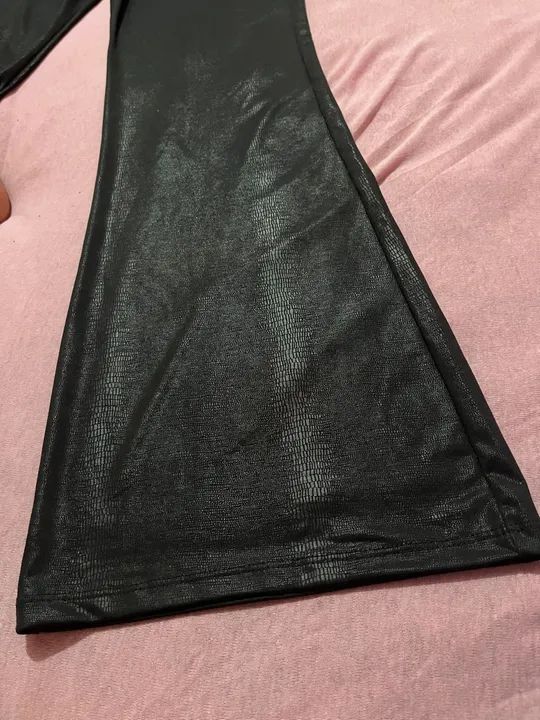 Calça Legging Flare Preta M  - Foto 3
