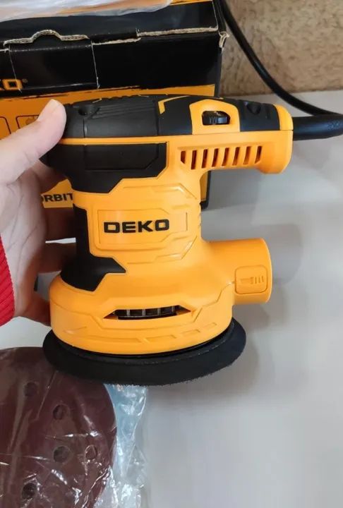 Lixadeira Roto Orbital 5 Polegadas 320w 16 Lixas Deko Cor Amarelo 220V - Foto 3