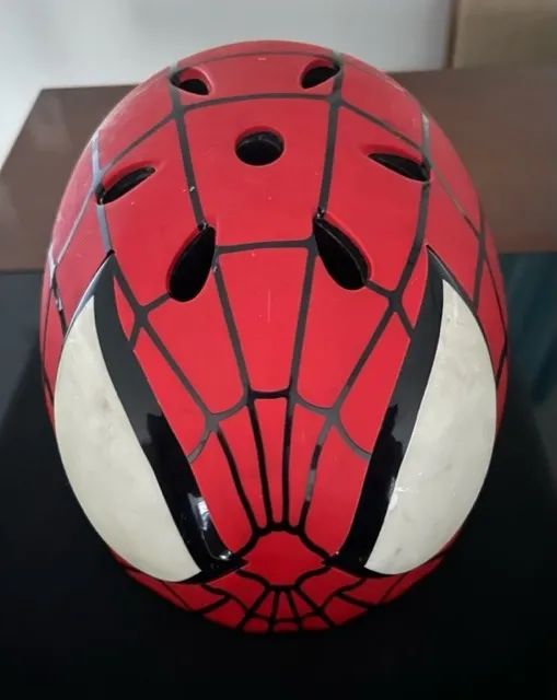 Capacete BELL do Homem-Aranha da Marvel (Para Skate / Patins ou Bike).